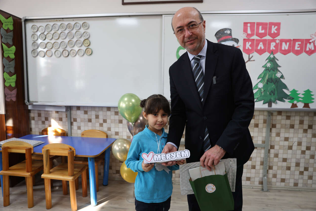 Selçuklu’da öğrenciler karnelerini böyle aldı 6